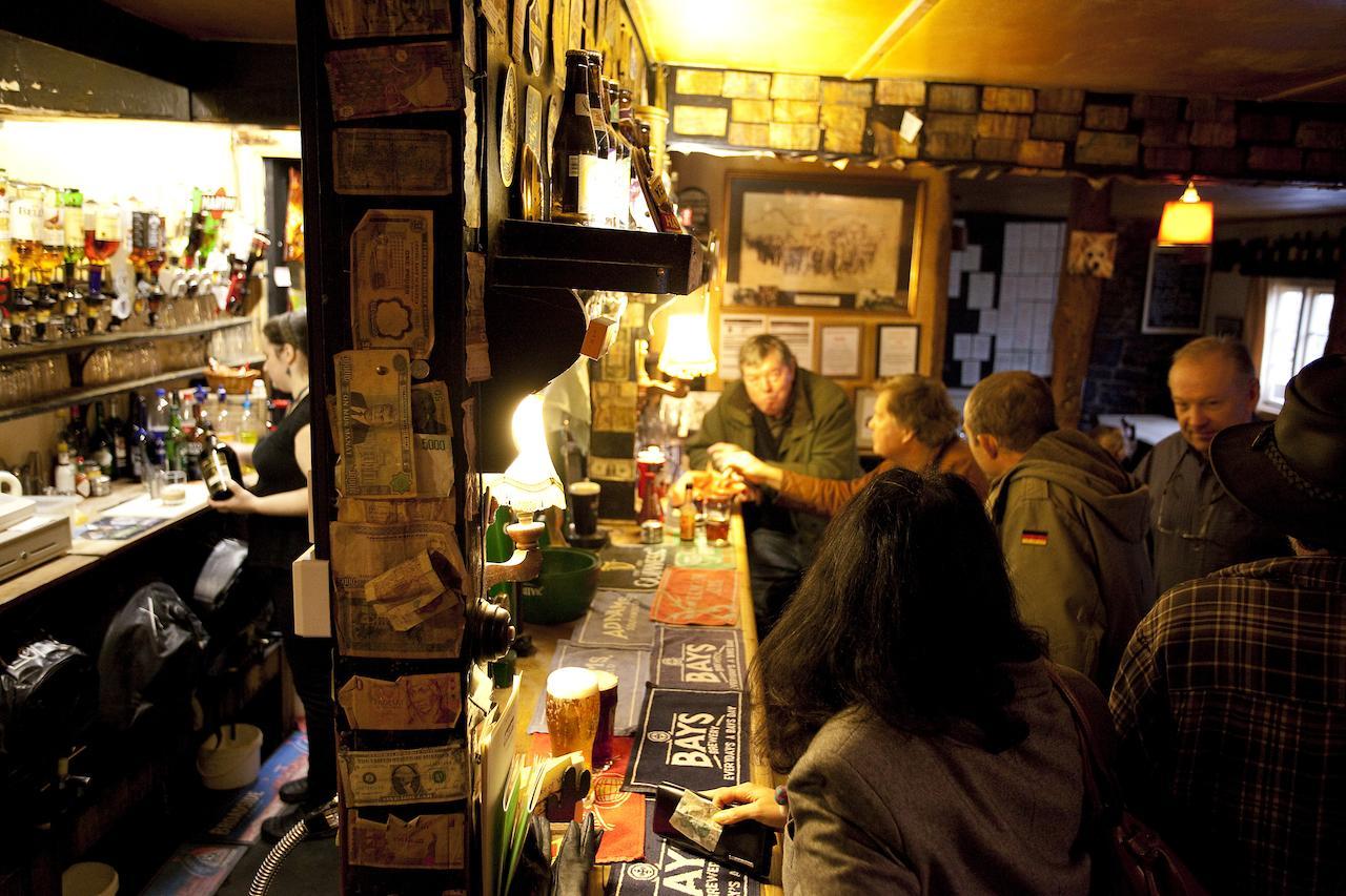 Duke Of York Hotel Dolton ภายนอก รูปภาพ