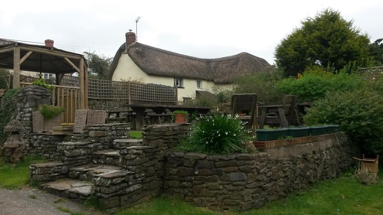 Duke Of York Hotel Dolton ภายนอก รูปภาพ