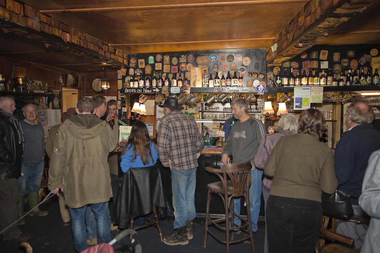 Duke Of York Hotel Dolton ภายนอก รูปภาพ