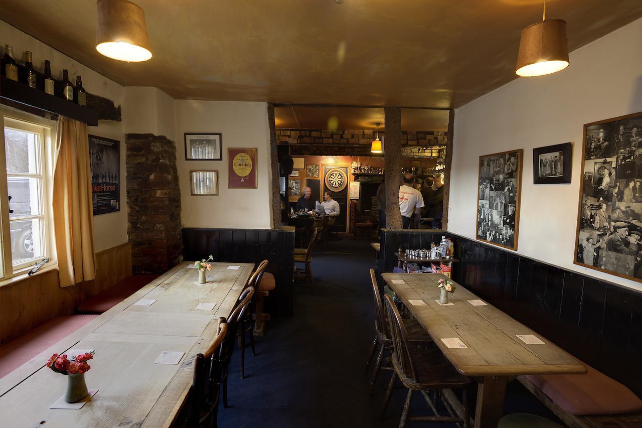 Duke Of York Hotel Dolton ภายนอก รูปภาพ