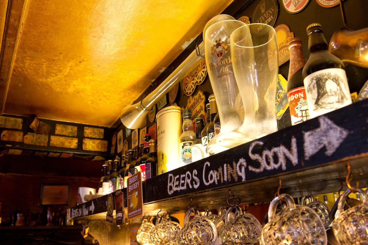 Duke Of York Hotel Dolton ภายนอก รูปภาพ