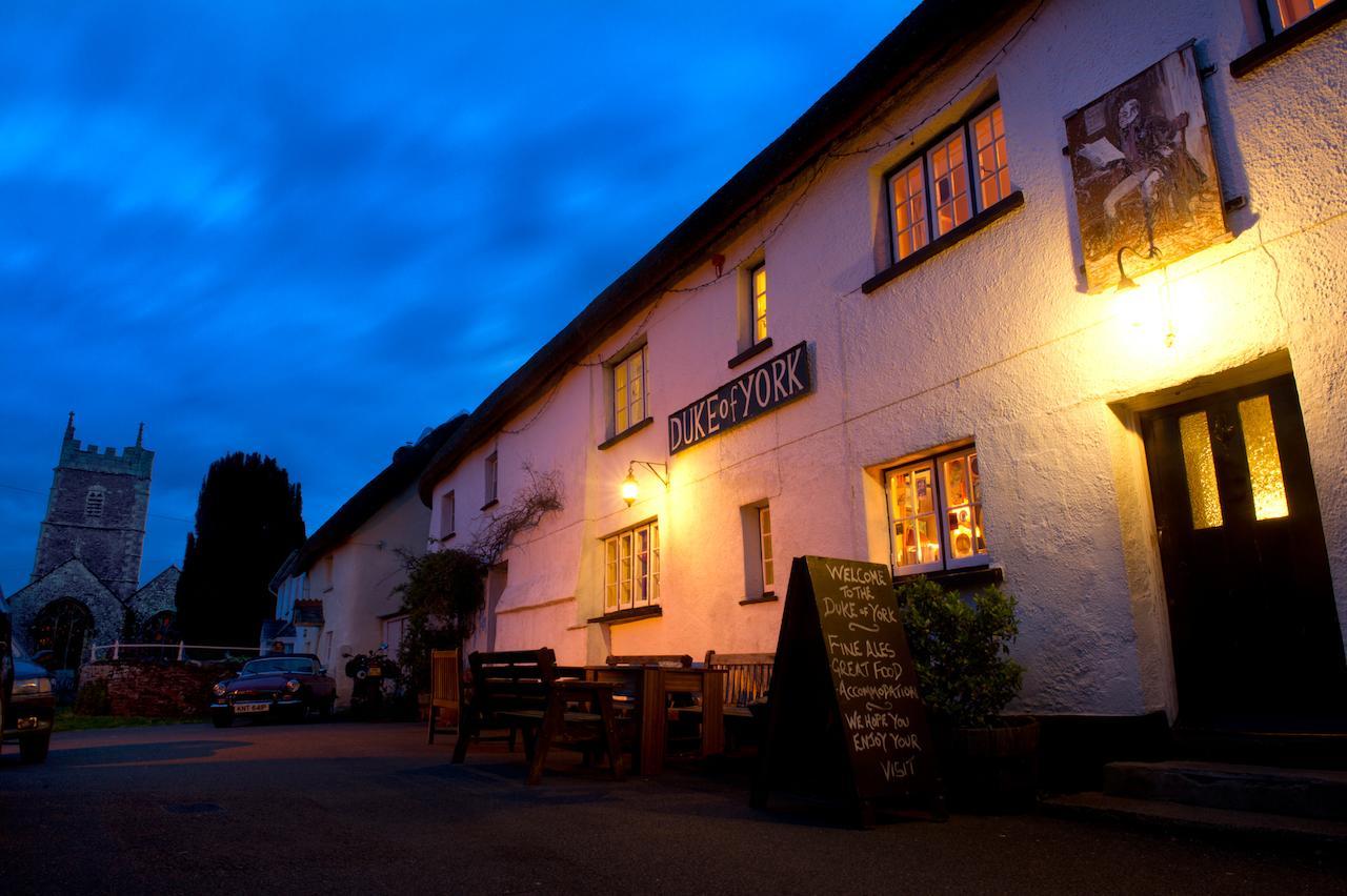 Duke Of York Hotel Dolton ภายนอก รูปภาพ