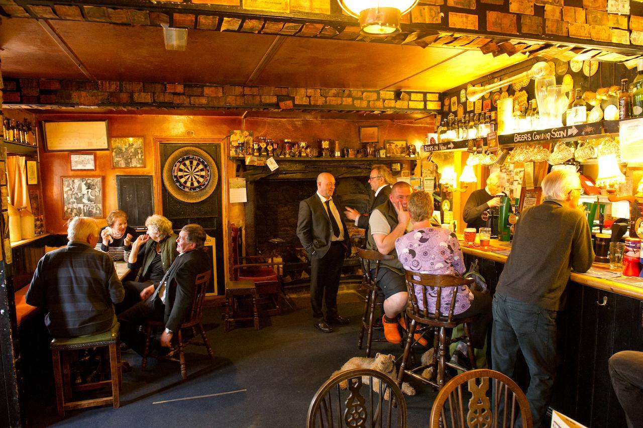 Duke Of York Hotel Dolton ภายนอก รูปภาพ