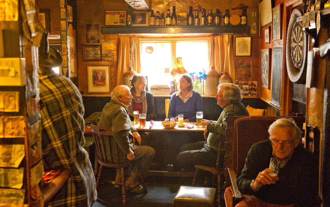 Duke Of York Hotel Dolton ภายนอก รูปภาพ