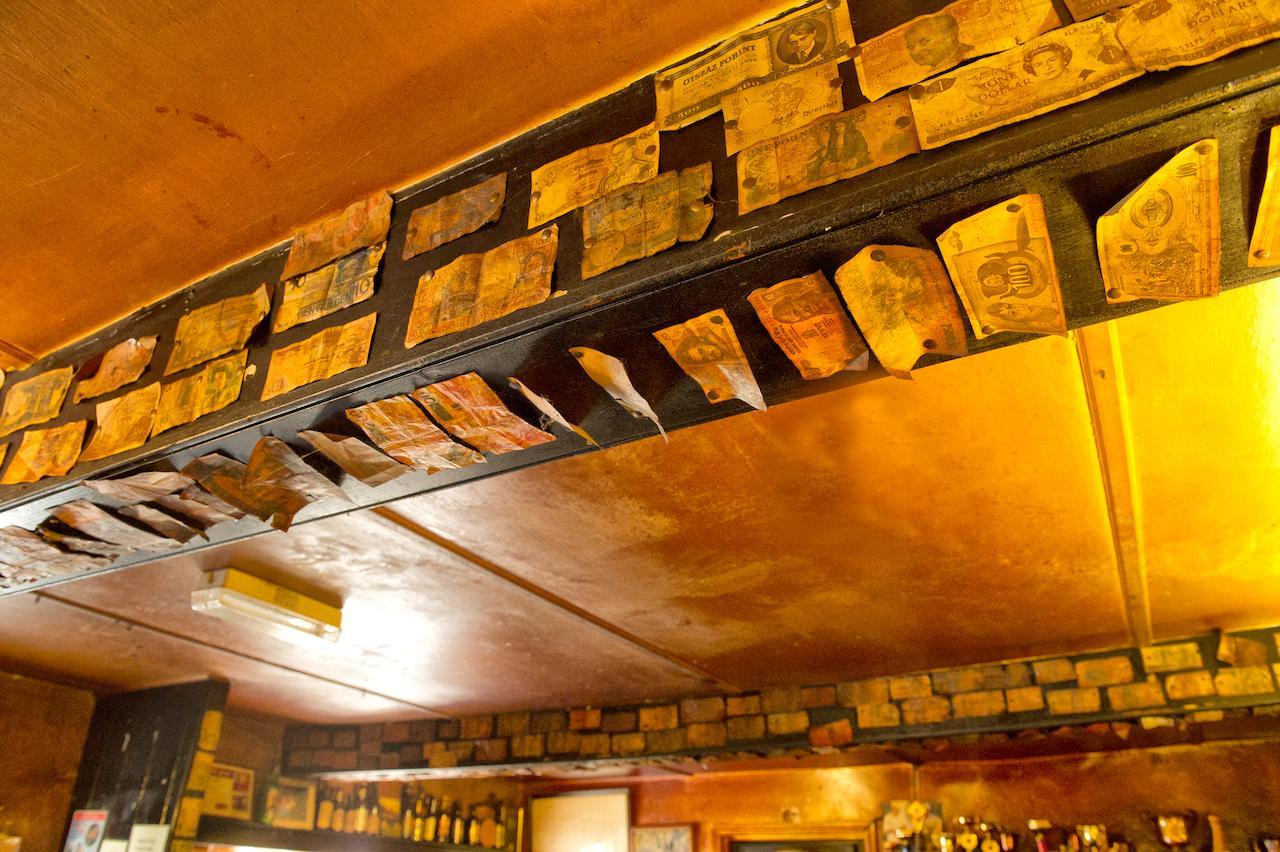 Duke Of York Hotel Dolton ภายนอก รูปภาพ